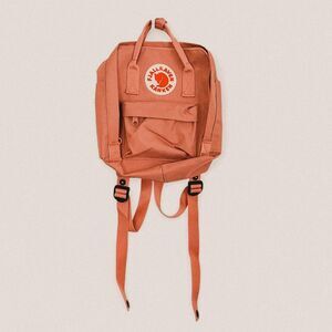 Fjällräven Kånken Mini Backpack – Bubblegum Pink Scandi Girl (Small)
